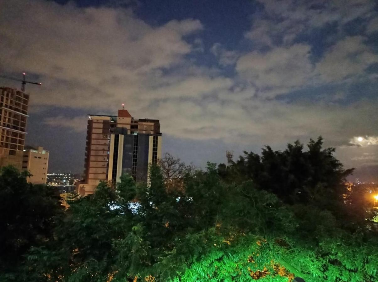 Amplio Y Comodo Apartamento Con Bella Vista En Pleno Centro Ciudad del Este Buitenkant foto