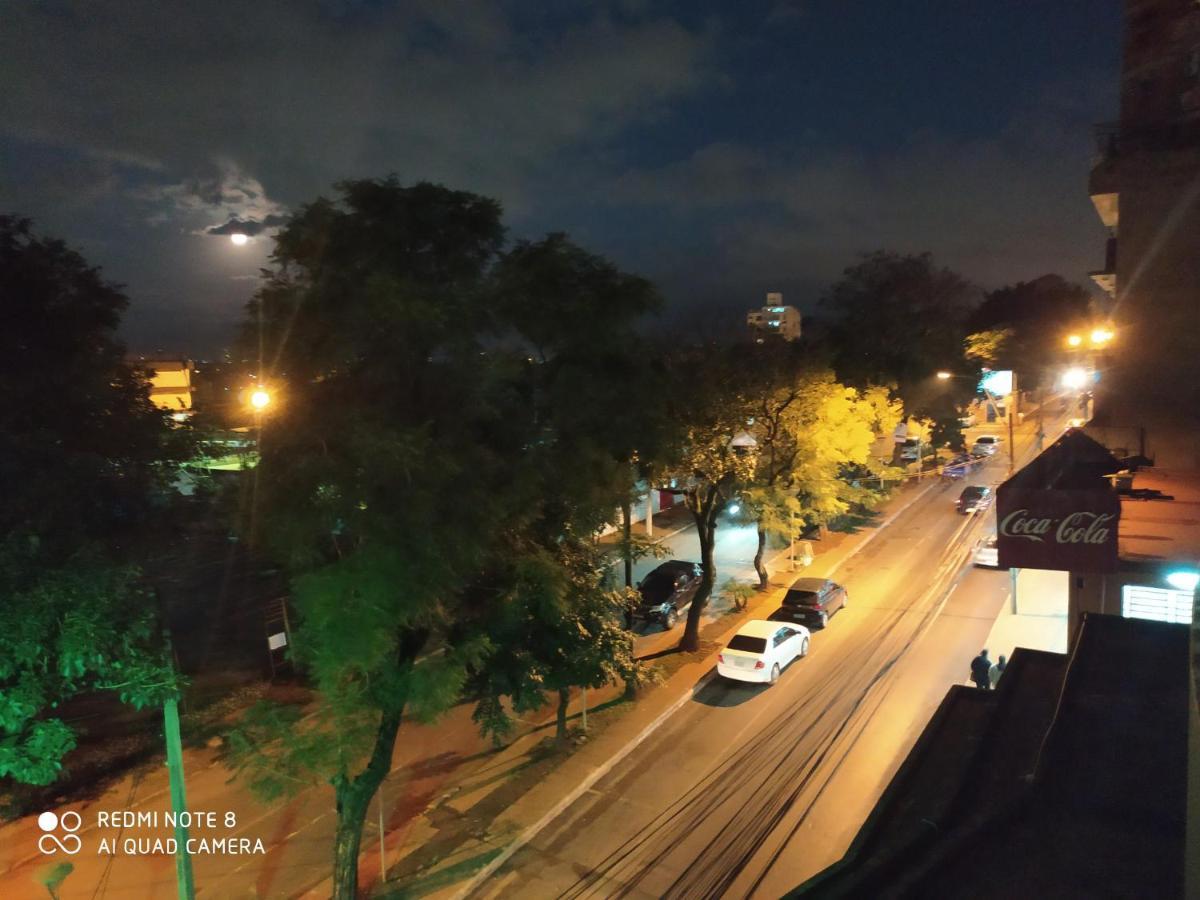 Amplio Y Comodo Apartamento Con Bella Vista En Pleno Centro Ciudad del Este Buitenkant foto