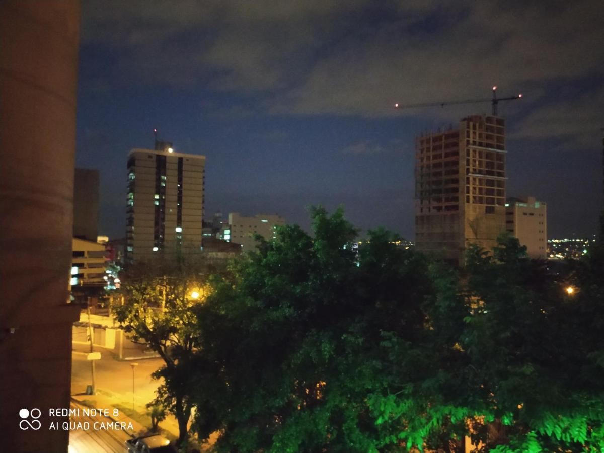 Amplio Y Comodo Apartamento Con Bella Vista En Pleno Centro Ciudad del Este Buitenkant foto