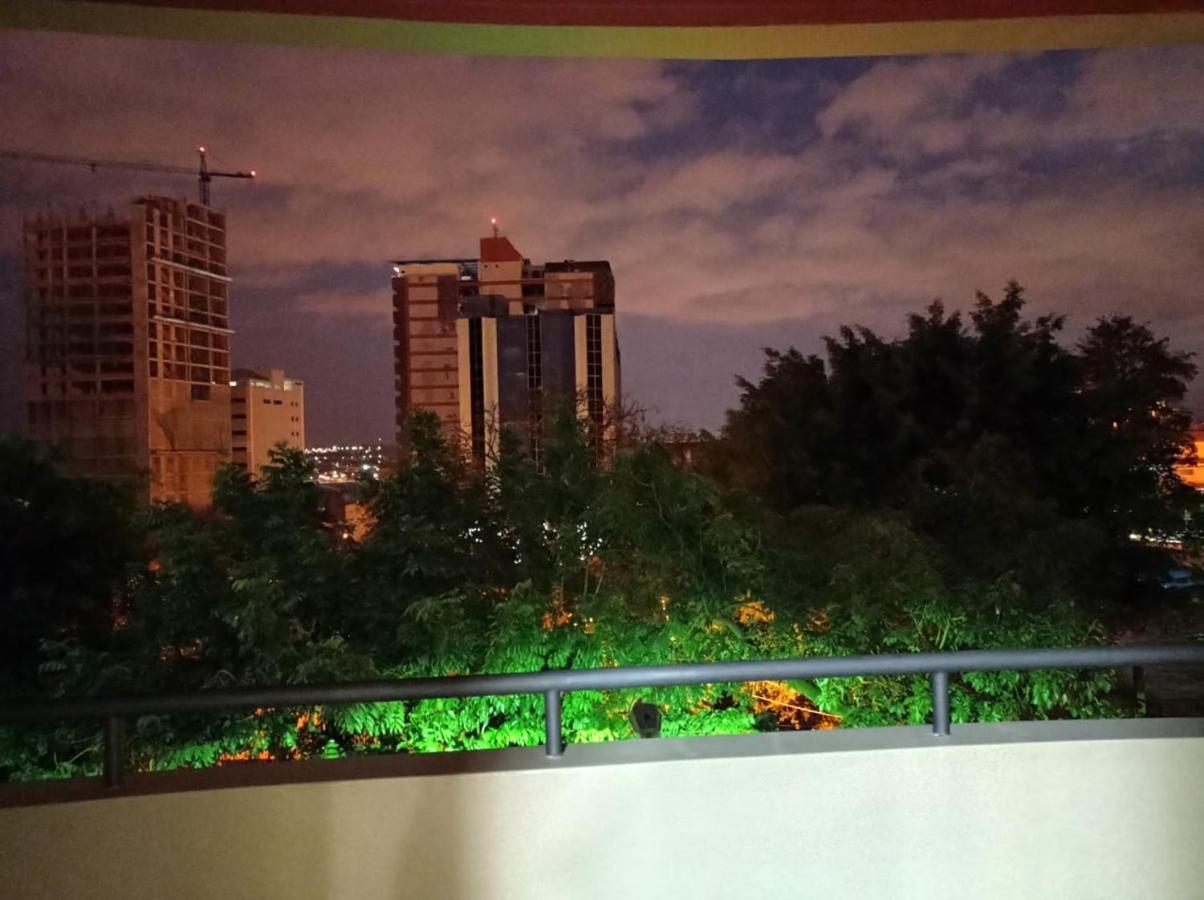 Amplio Y Comodo Apartamento Con Bella Vista En Pleno Centro Ciudad del Este Buitenkant foto